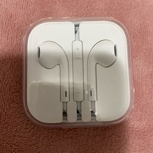 Apple Earphones (WIRED) Unused